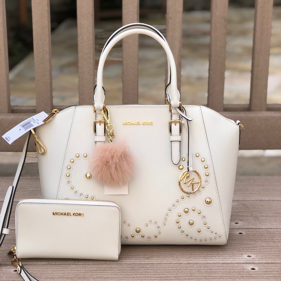 Michael Kors Handbags - NWT Michael Kors large Ciara handbag&wallet&pom